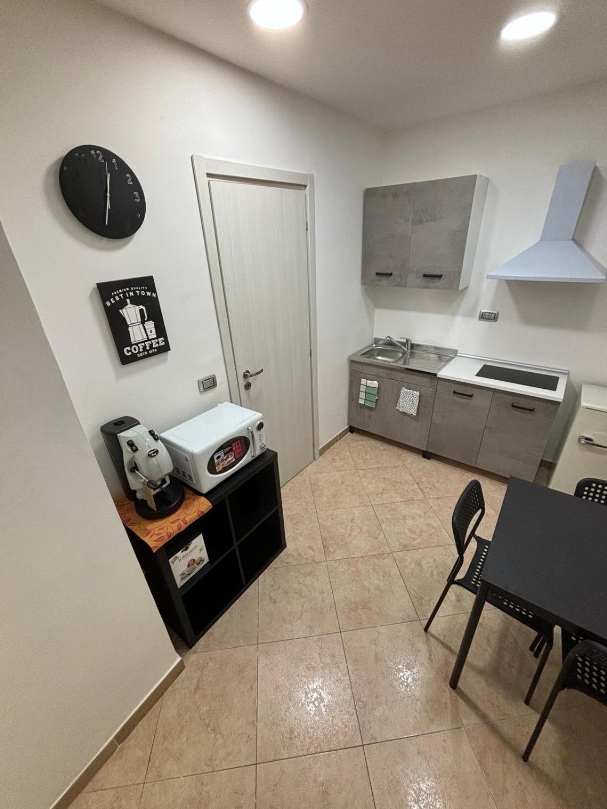 Na City Rooms Naples Luaran gambar