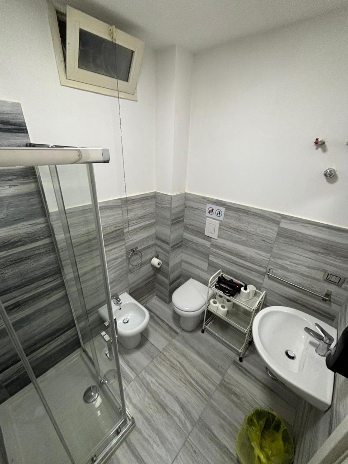 Na City Rooms Naples Luaran gambar