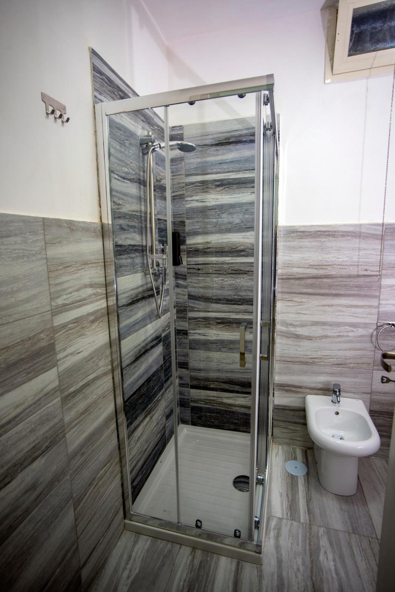 Na City Rooms Naples Luaran gambar