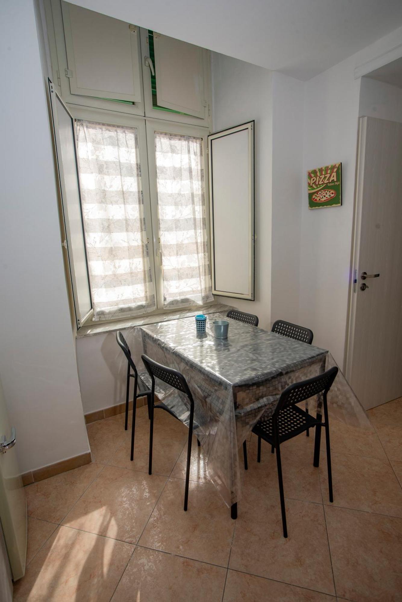 Na City Rooms Naples Luaran gambar