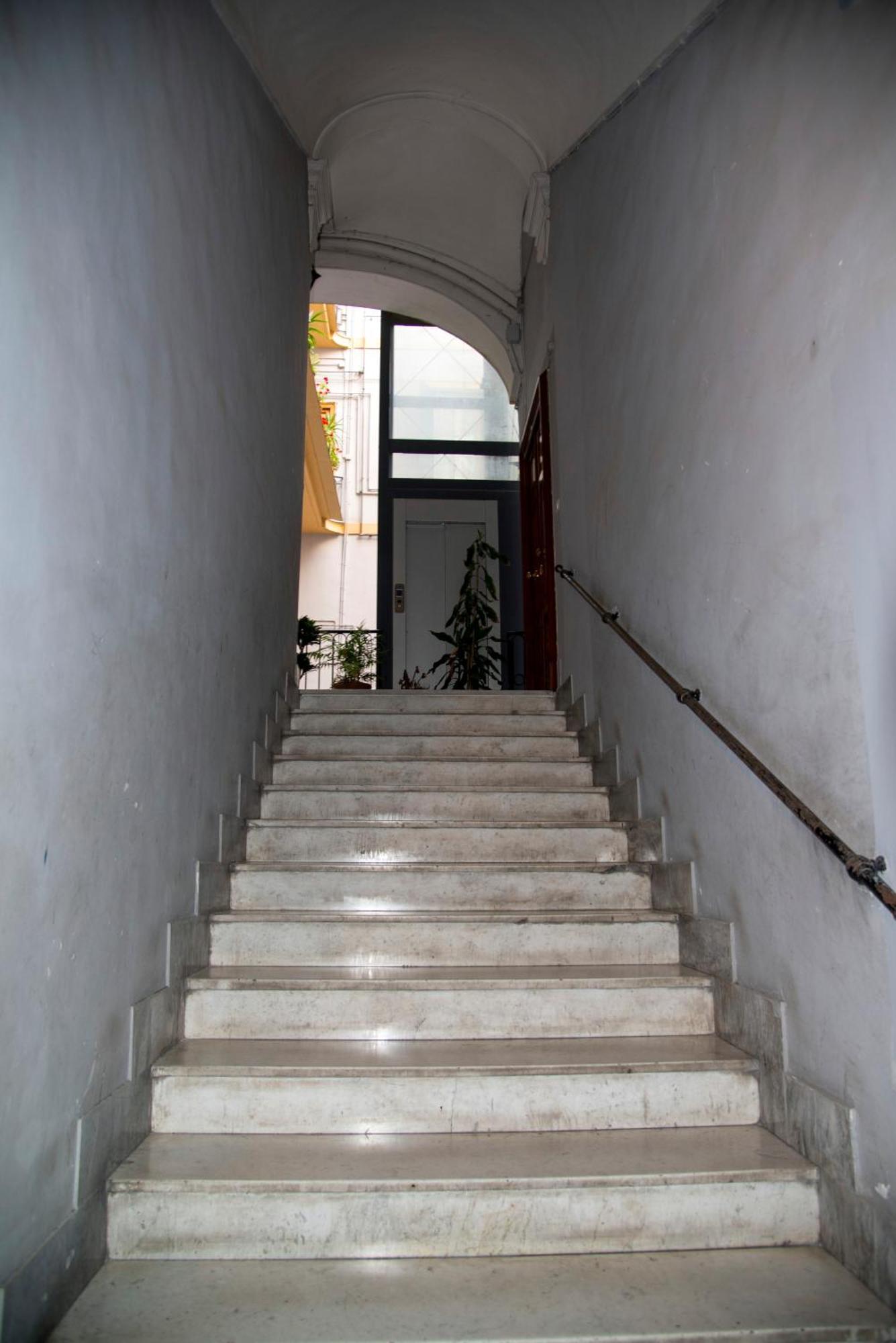 Na City Rooms Naples Luaran gambar