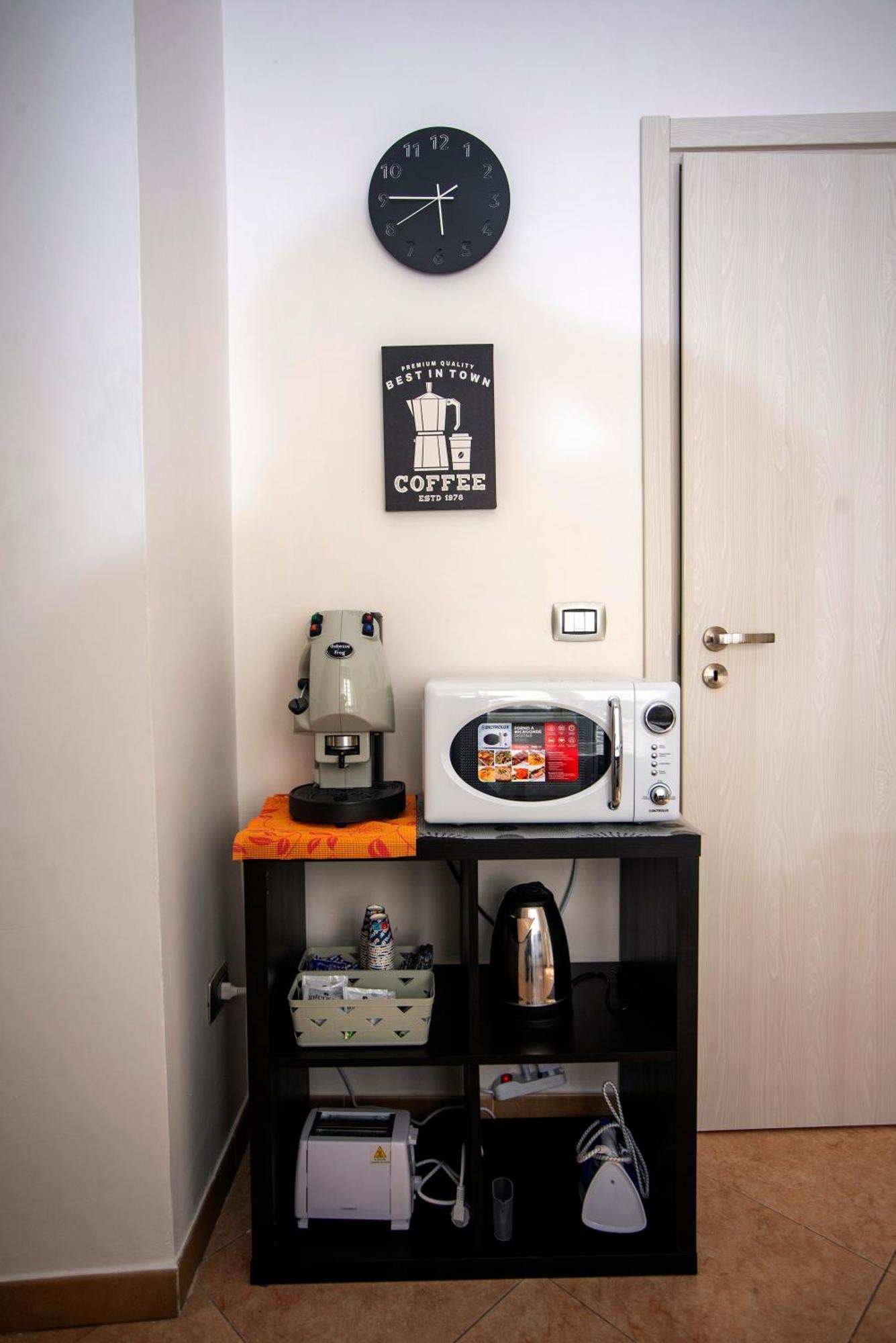 Na City Rooms Naples Luaran gambar