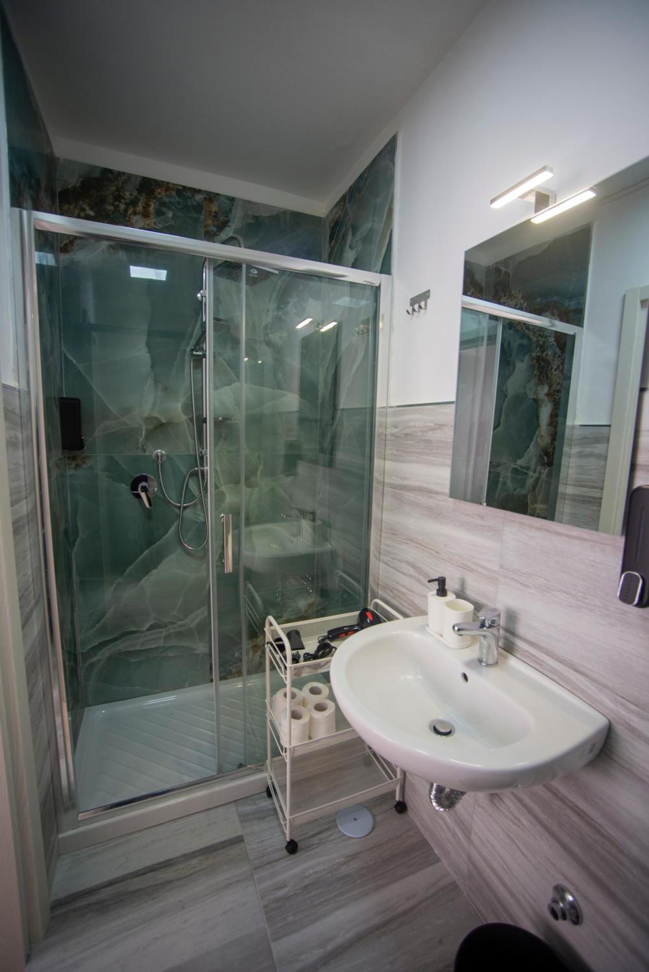 Na City Rooms Naples Luaran gambar