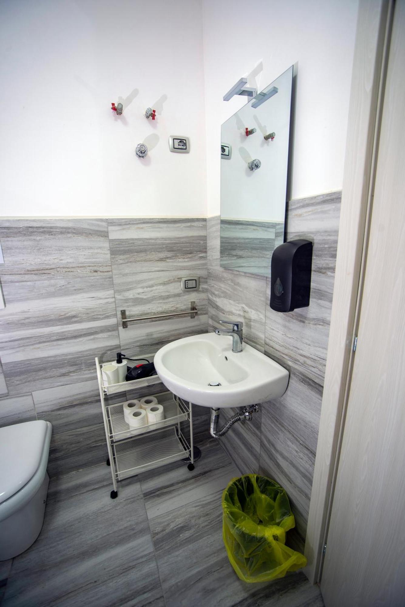 Na City Rooms Naples Luaran gambar