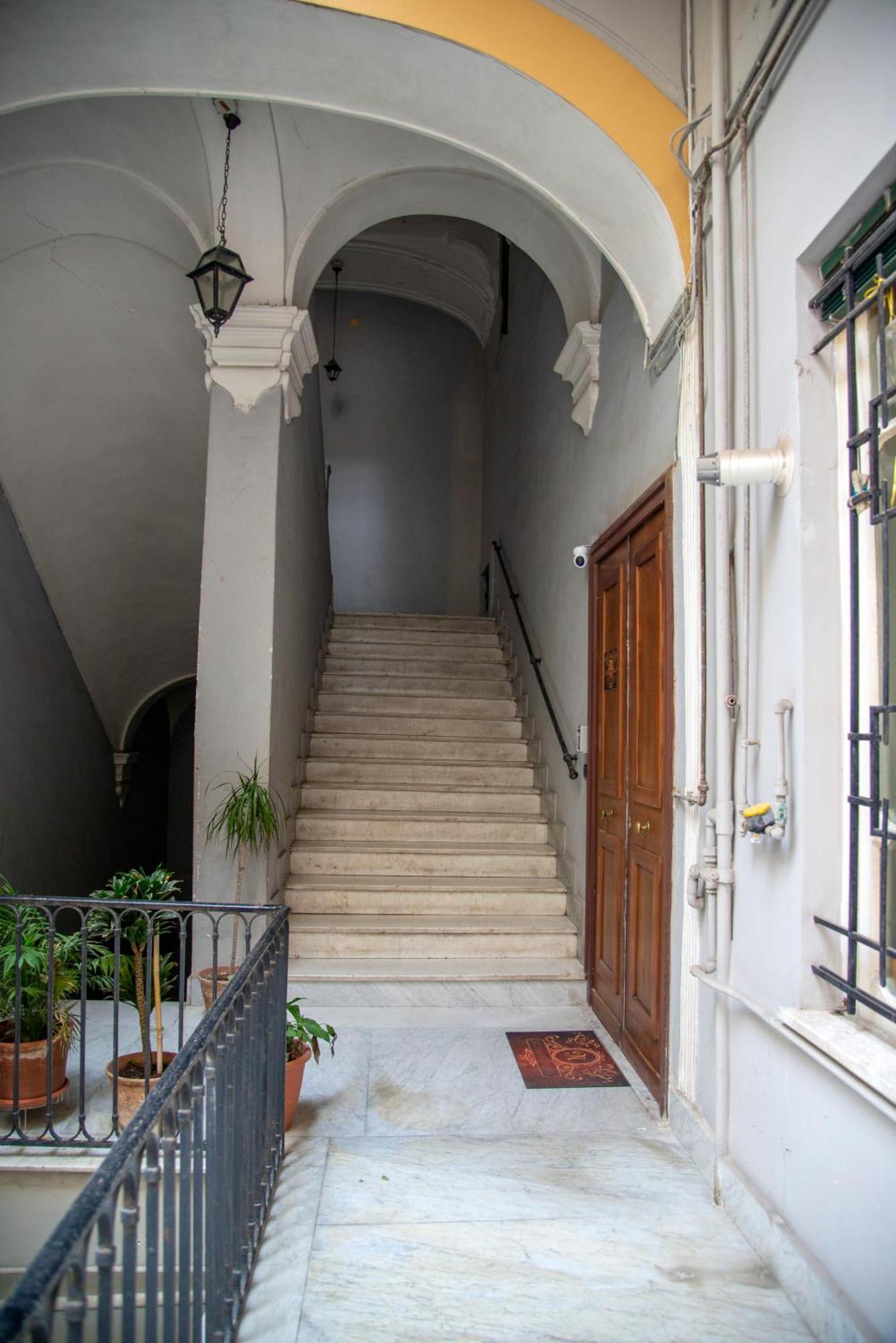 Na City Rooms Naples Luaran gambar