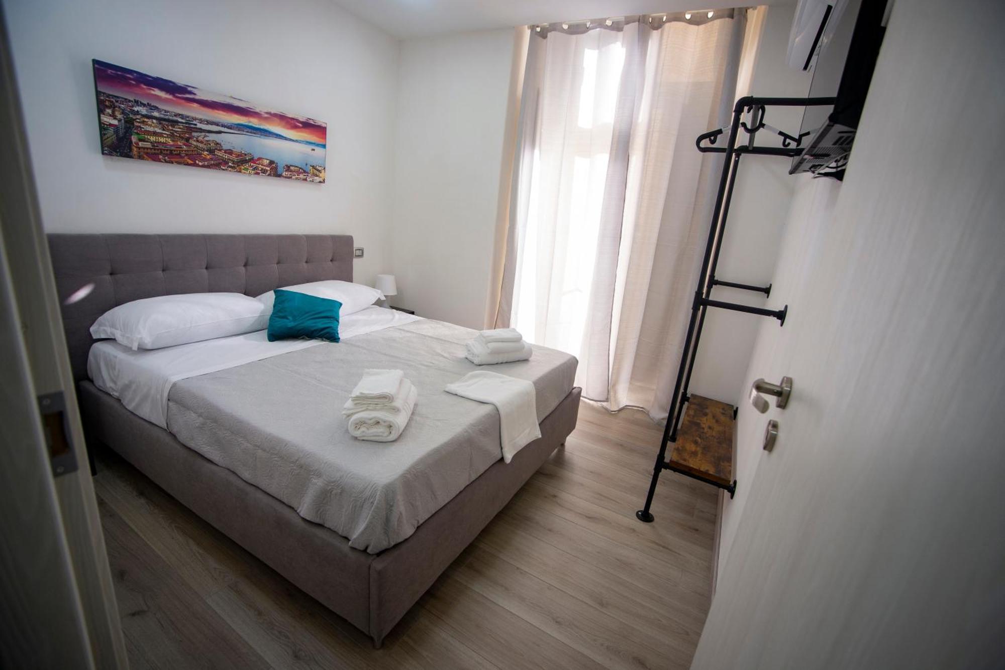 Na City Rooms Naples Luaran gambar