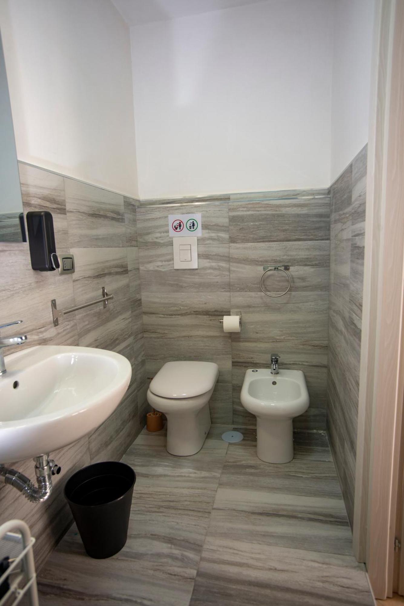 Na City Rooms Naples Luaran gambar