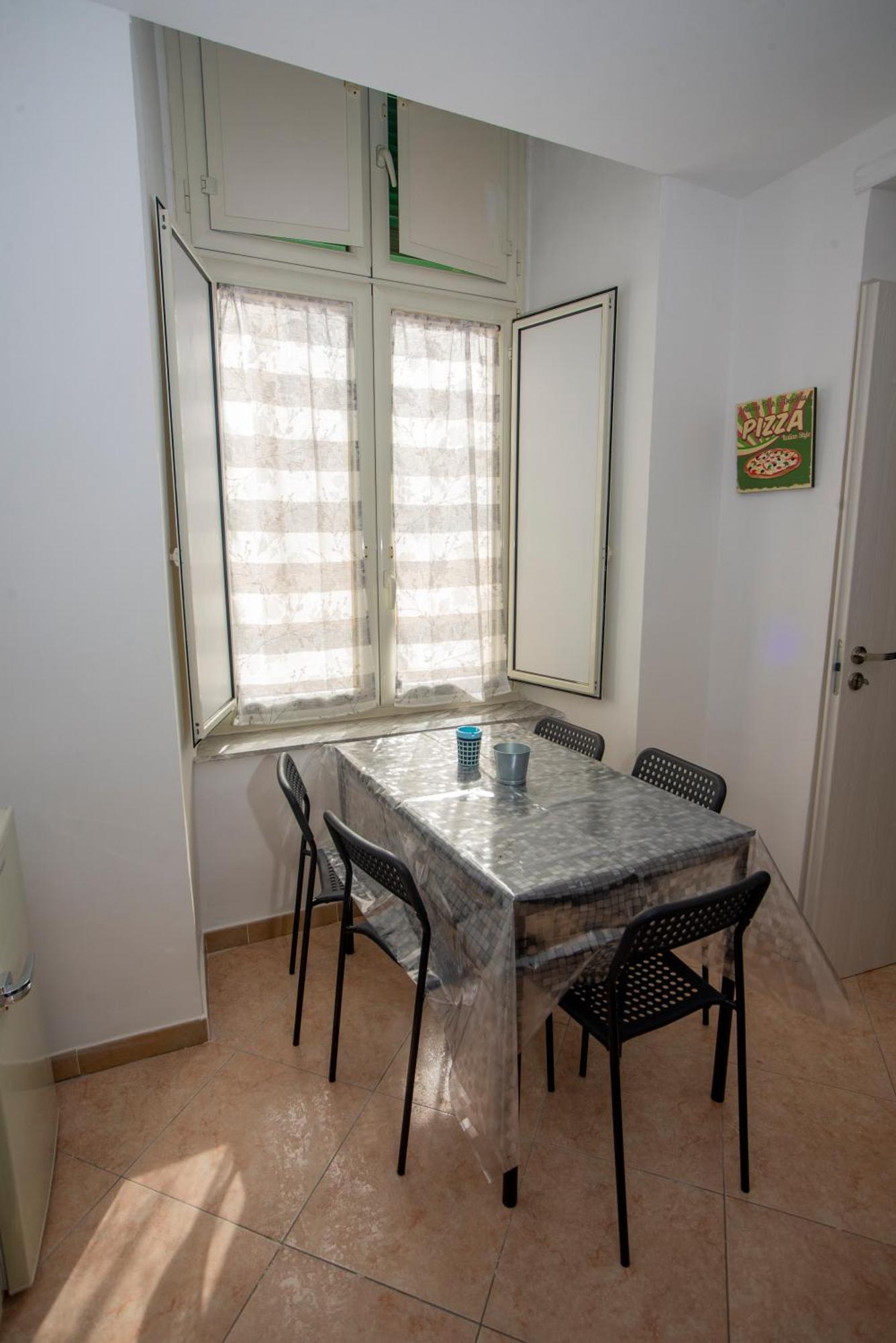 Na City Rooms Naples Luaran gambar