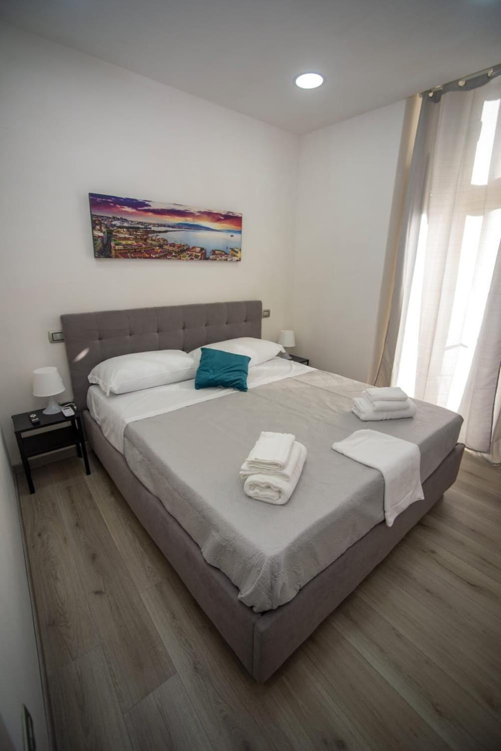 Na City Rooms Naples Luaran gambar